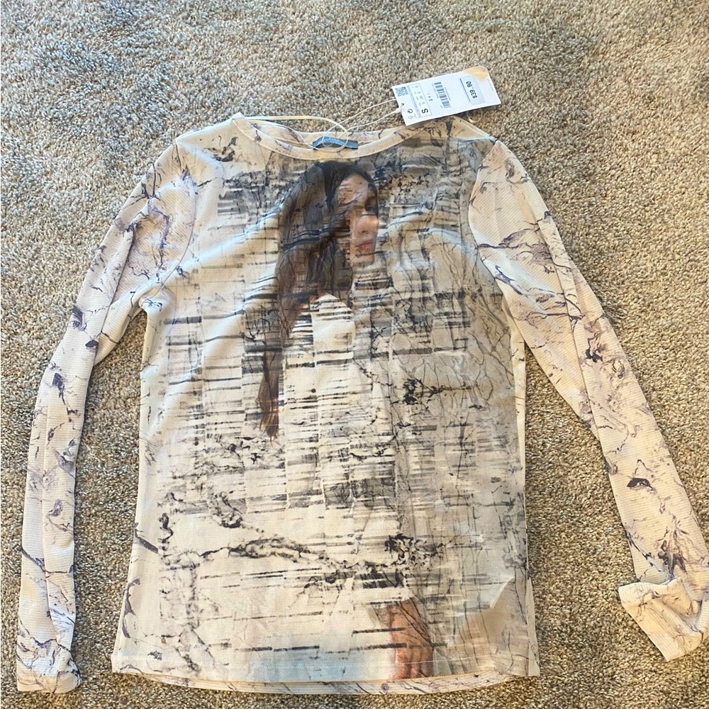 NWT Zara Graphic Long Sleeve Top, Small
